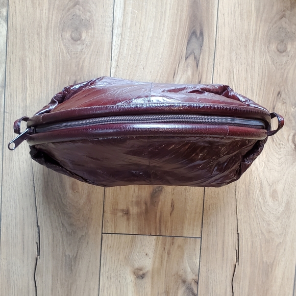 Vintage 1981 Leather of the Sea Clutch - Picture 5 of 14